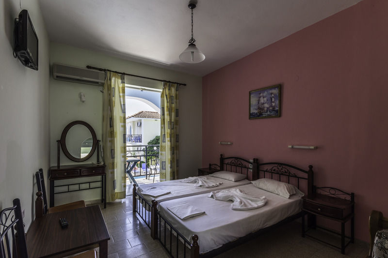 Vossos Hotel Apartments Laganas Buitenkant foto