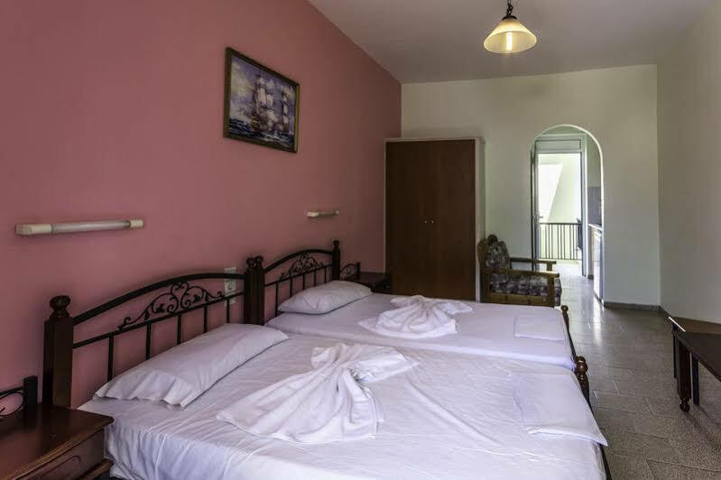 Vossos Hotel Apartments Laganas Buitenkant foto